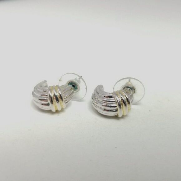 Vintage Half Hoop Stud Earrings, Huggie Style, Silver Tone Ribbed Design - Picture 5 of 5